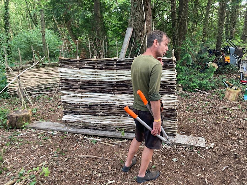 Hurdle making day course Tiny Homes Holidays